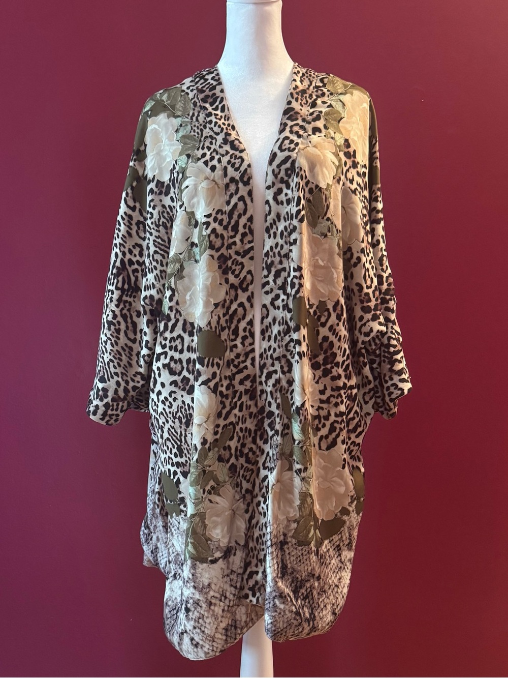 Chico's Beige/Tan Leopard Kimono